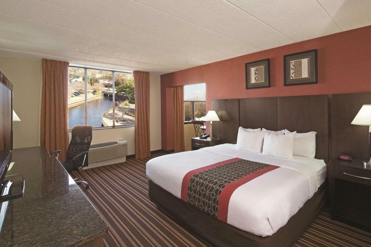 La Quinta By Wyndham Salisbury Hotel Eksteriør billede